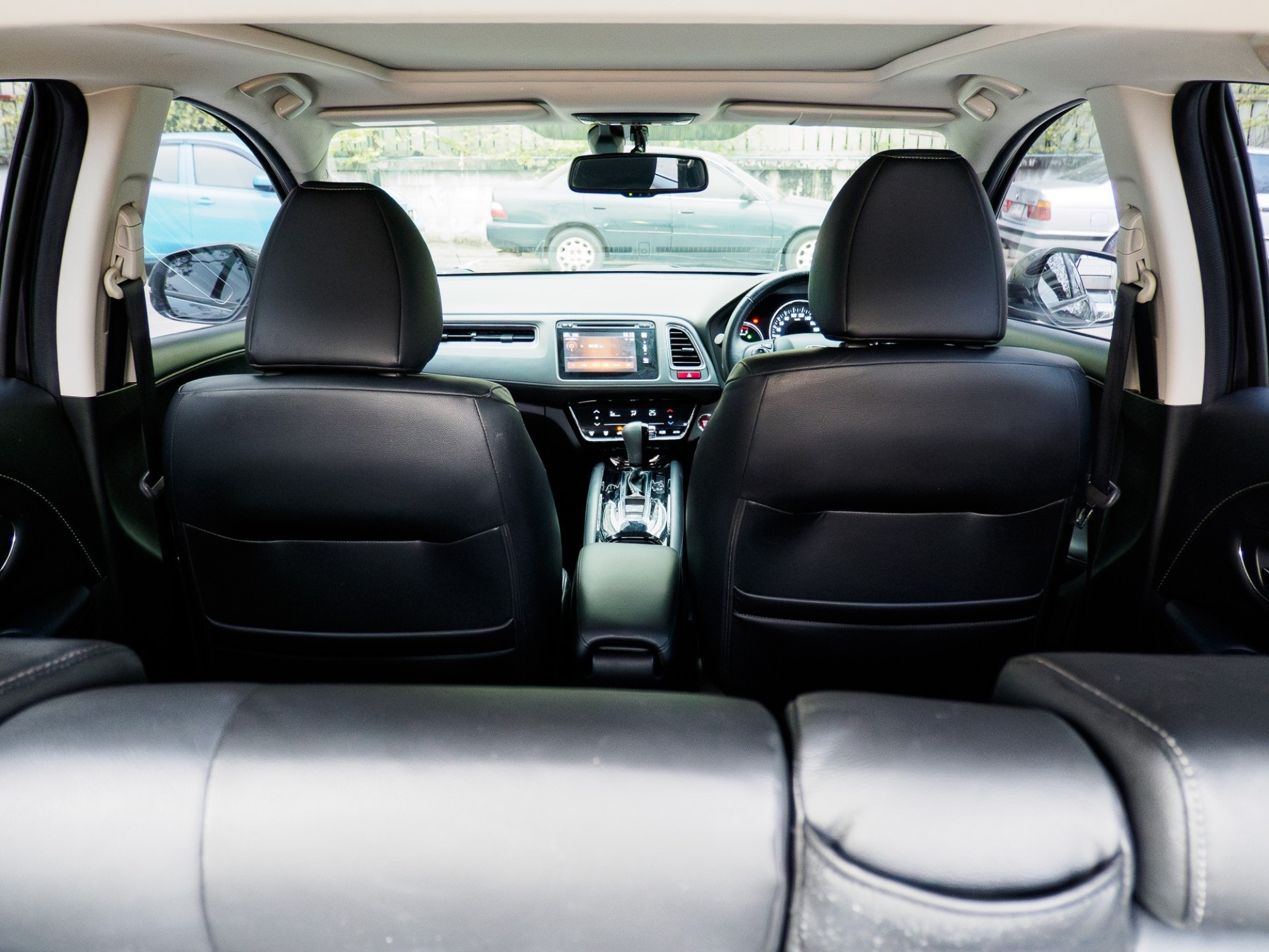 2015 Honda HR-V สีเทา (รูปที่ 14)