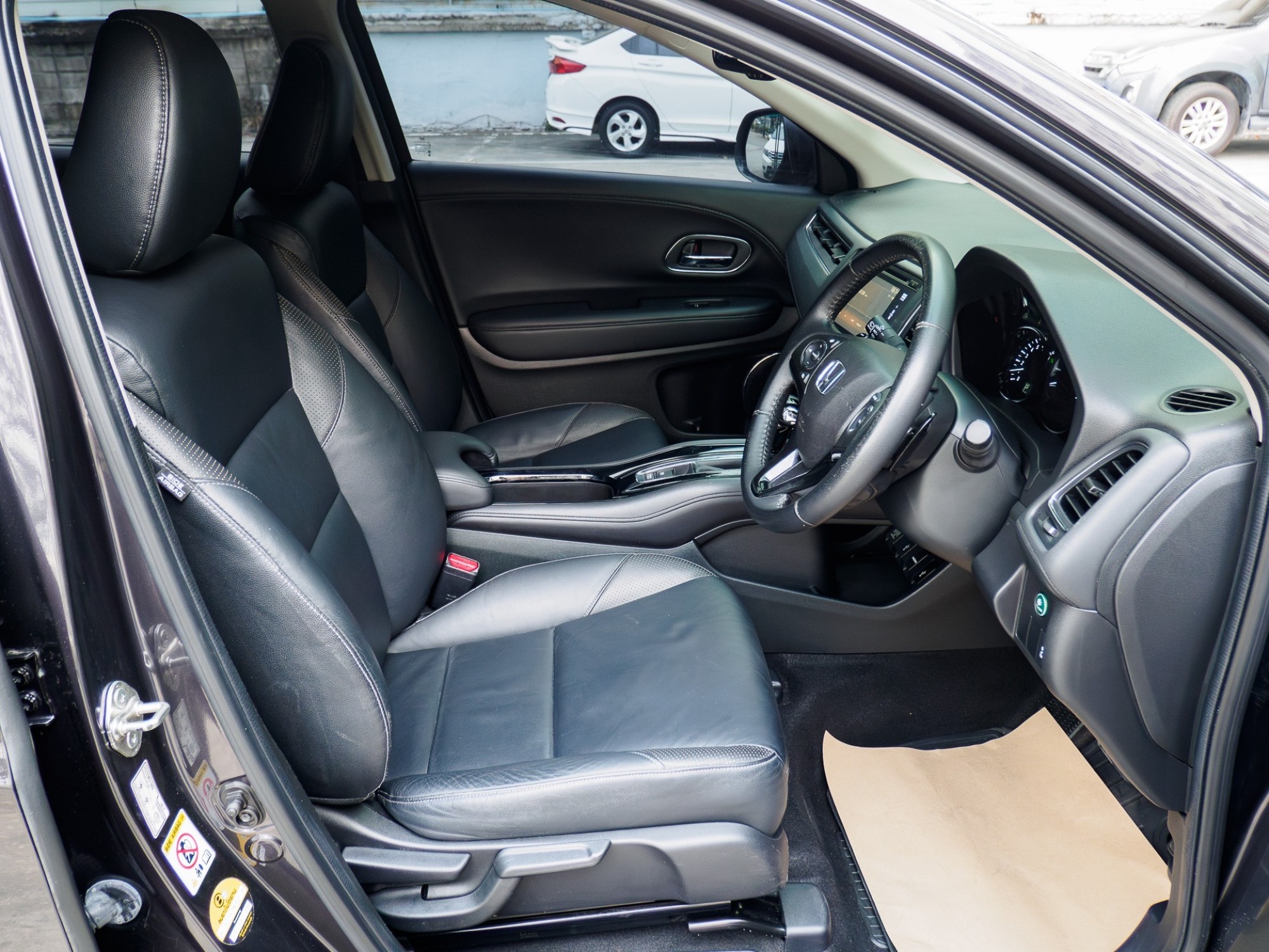 2015 Honda HR-V สีเทา (รูปที่ 7)