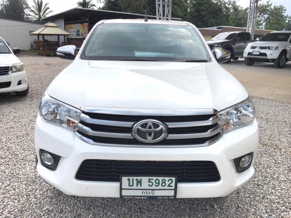 Toyota Hilux Revo Prerunner (Cab) ปี 2017 สีขาว (รูปที่ 2)