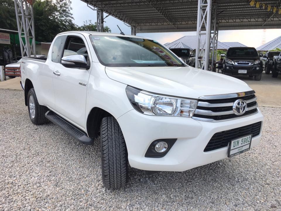 Toyota Hilux Revo Prerunner (Cab) ปี 2017 สีขาว (รูปที่ 3)