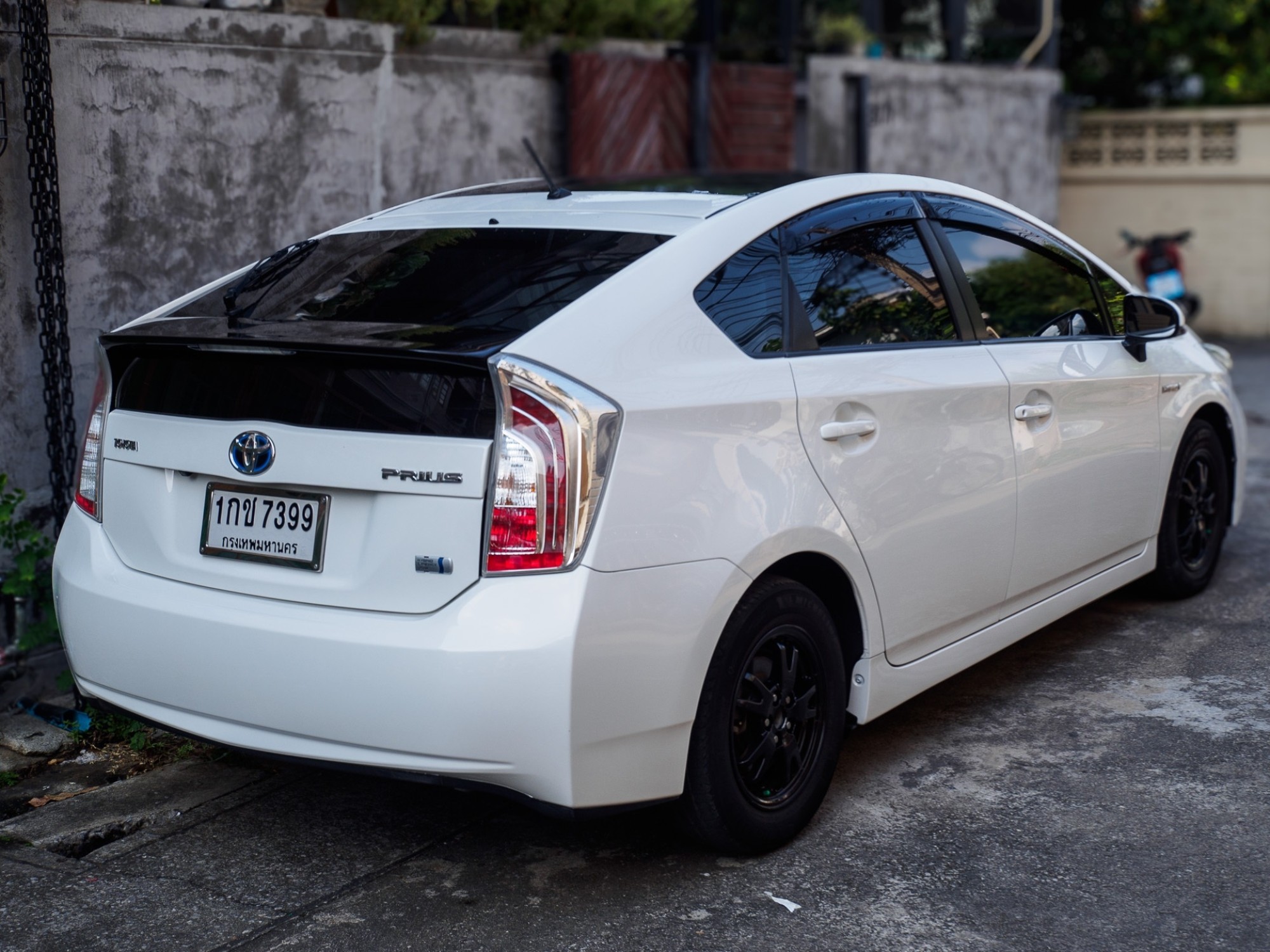 2012 Toyota Prius สีขาว (รูปที่ 5)