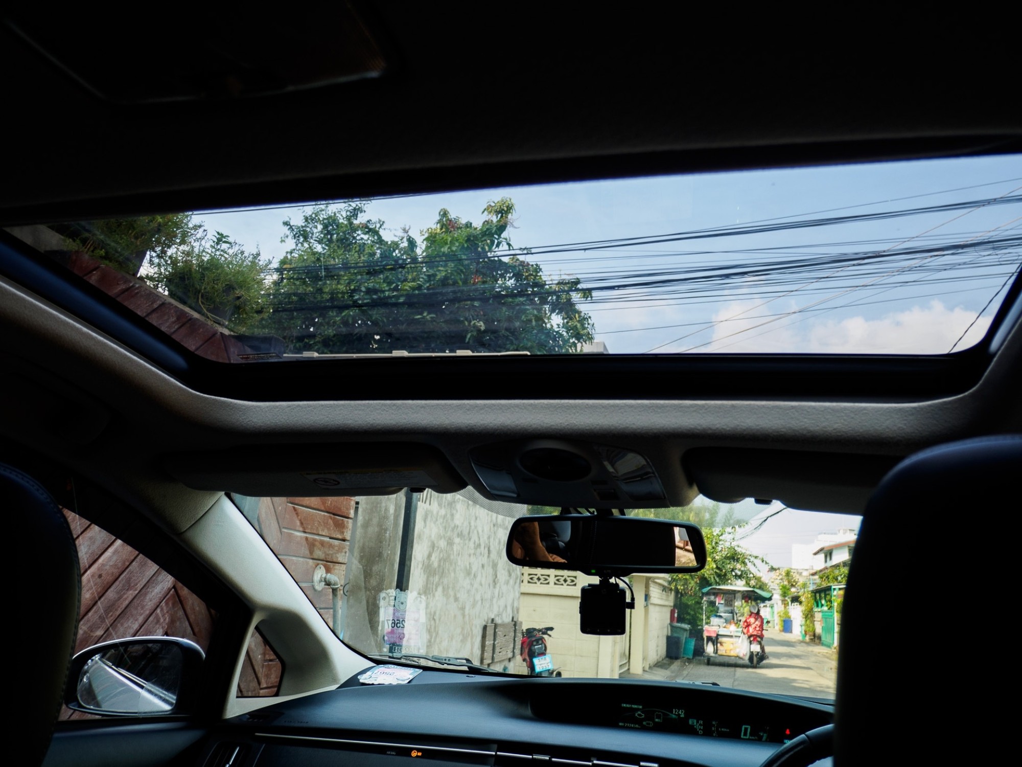 2012 Toyota Prius สีขาว (รูปที่ 15)