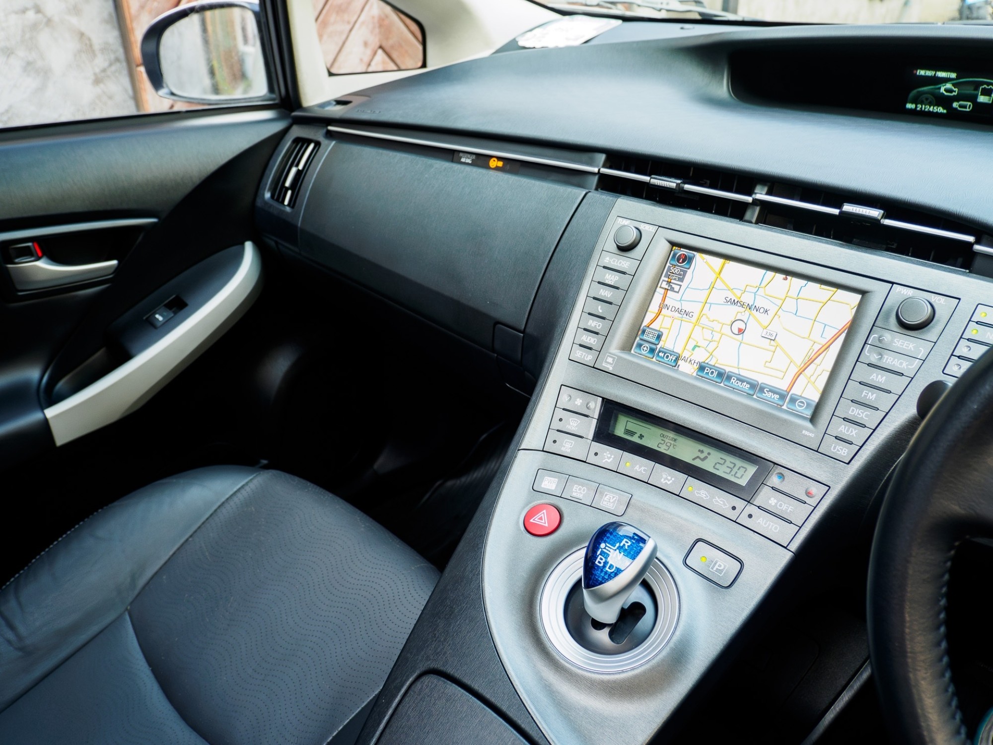 2012 Toyota Prius สีขาว (รูปที่ 14)