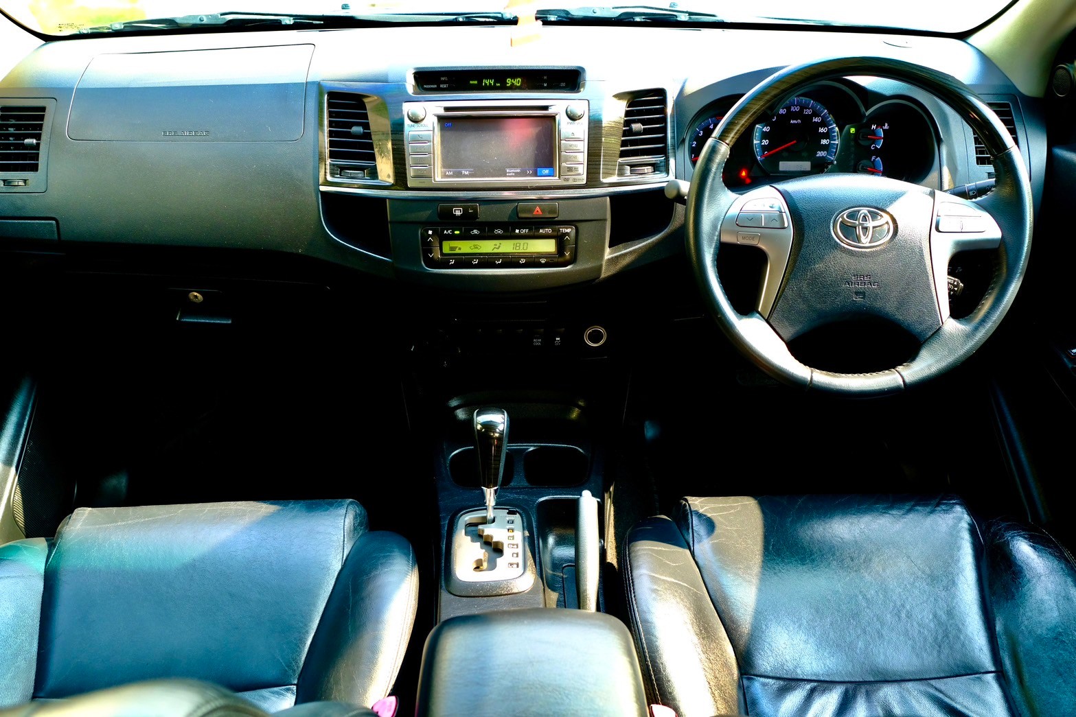 Toyota Fortuner 3.0V 2WD เครื่องยนต์: ดีเซล เกียร์:AT ปี: 2016 สี:ดำ ไมล์:13x,xxx km. (รูปที่ 8)