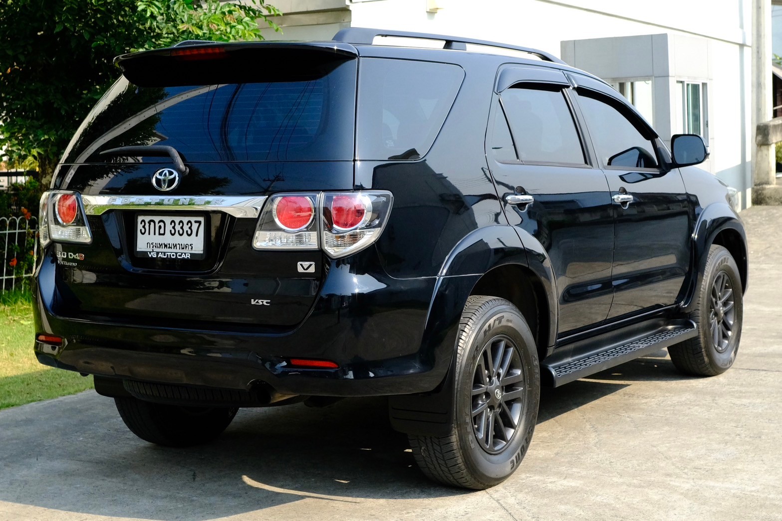 Toyota Fortuner 3.0V 2WD เครื่องยนต์: ดีเซล เกียร์:AT ปี: 2016 สี:ดำ ไมล์:13x,xxx km. (รูปที่ 6)