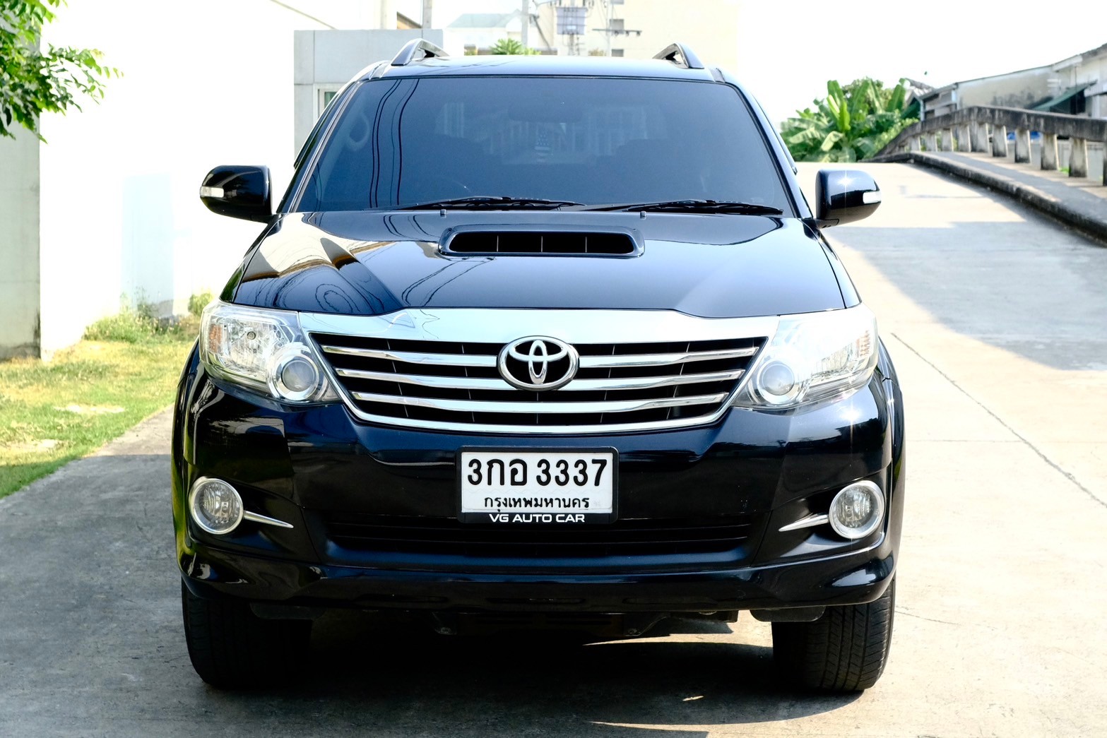 Toyota Fortuner 3.0V 2WD เครื่องยนต์: ดีเซล เกียร์:AT ปี: 2016 สี:ดำ ไมล์:13x,xxx km. (รูปที่ 9)