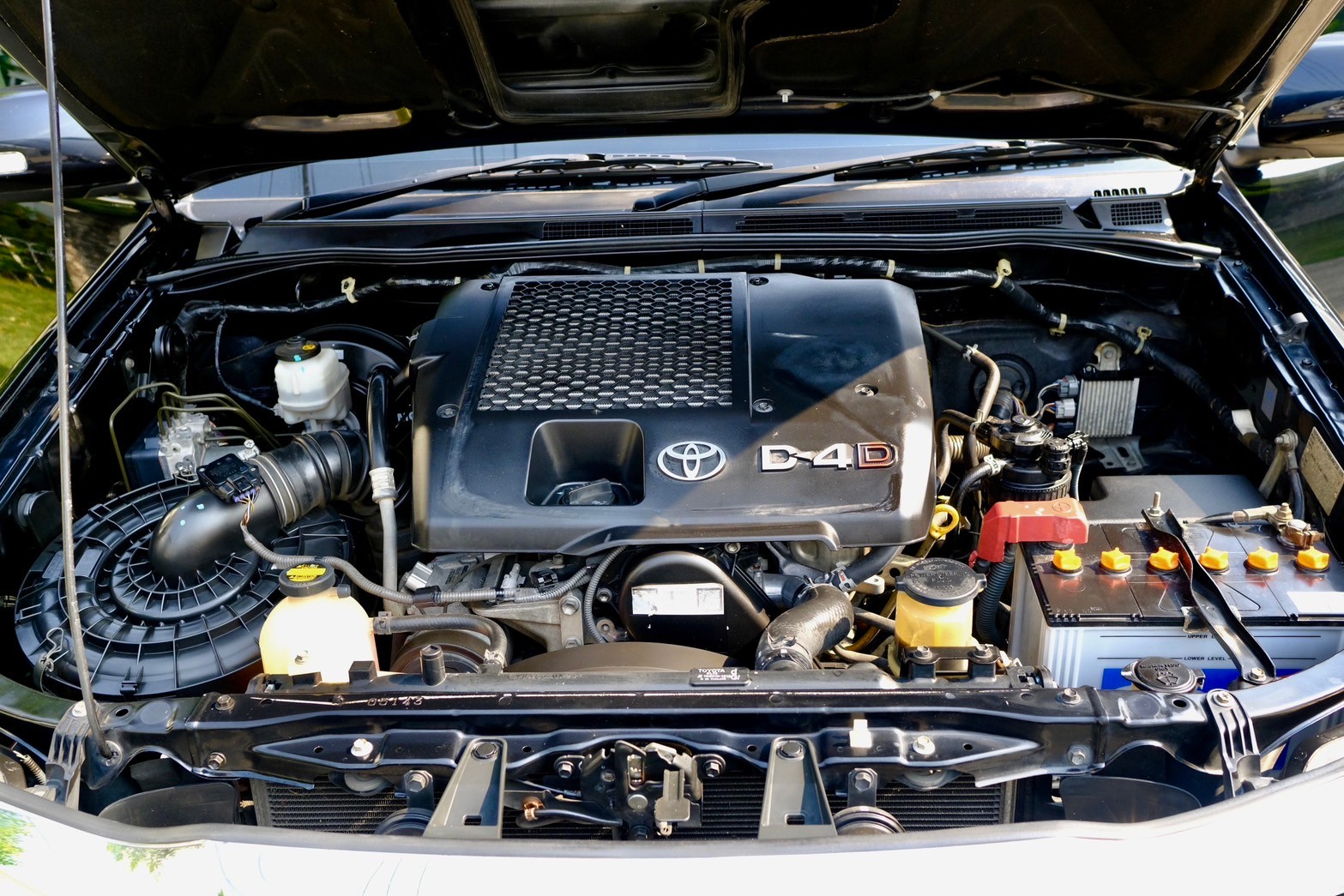 Toyota Fortuner 3.0V 2WD เครื่องยนต์: ดีเซล เกียร์:AT ปี: 2016 สี:ดำ ไมล์:13x,xxx km. (รูปที่ 12)