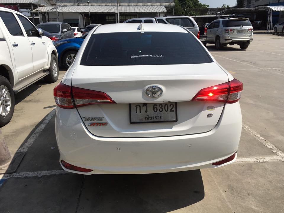 Toyota Yaris Ativ ปี 2017 สีขาว