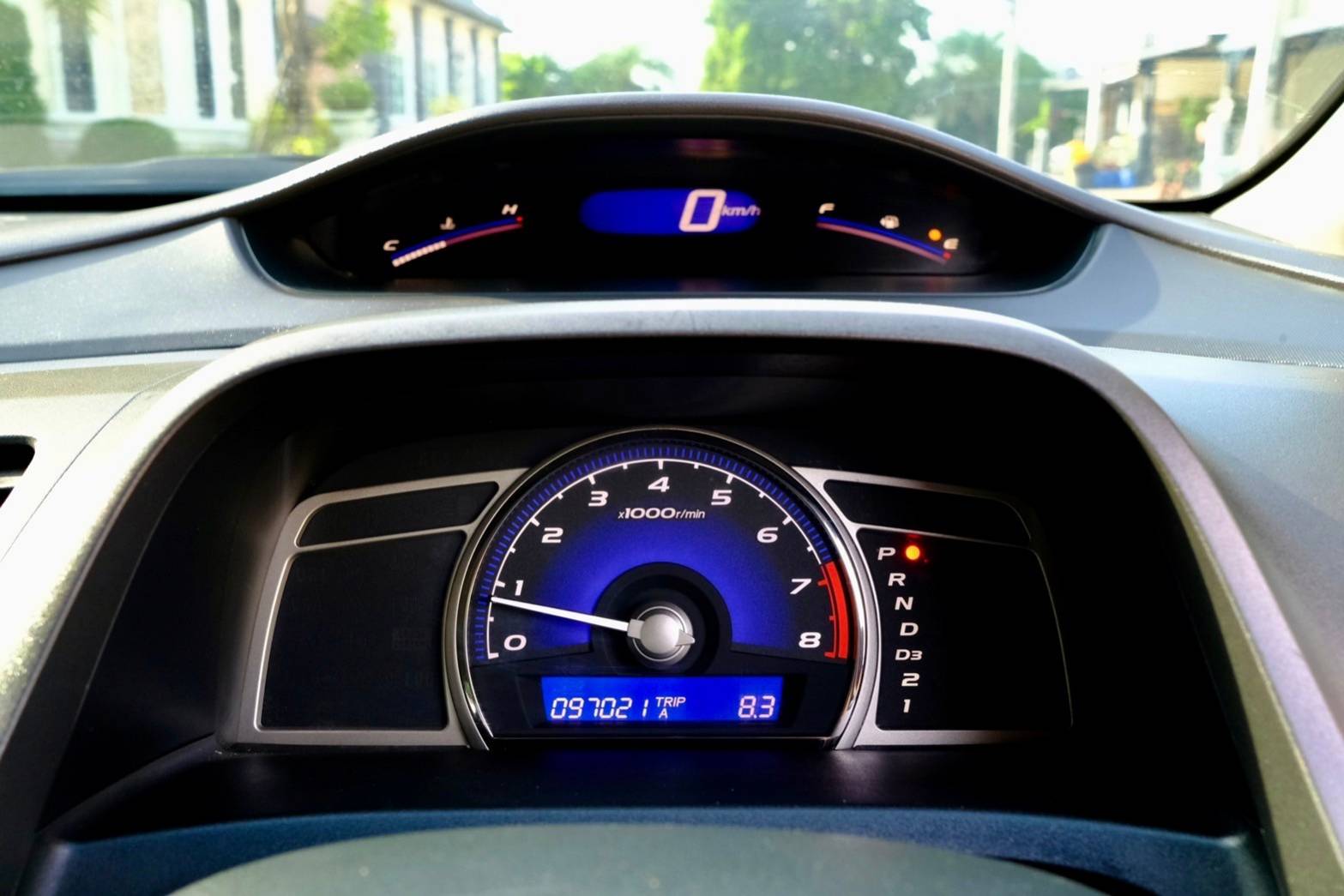 Honda Civic 1.8s (as) เครื่องยนต์: เบนซิน เกียร์:AT ปี:2011 สี: ขาว ไมล์ : 97,xxx กม.