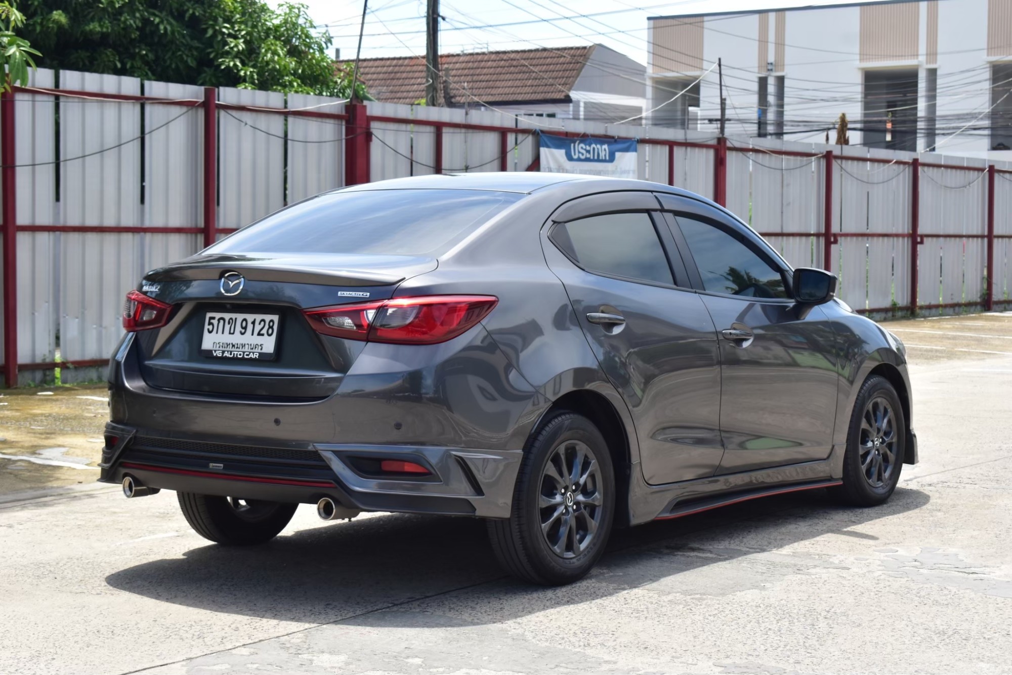 Mazda 2 1.3 S leather เครื่องยนต์: เบนซิน เกียร์: ออโต้ ปี: 2020 สี: เทา ไมล์ 15,xxx Km.