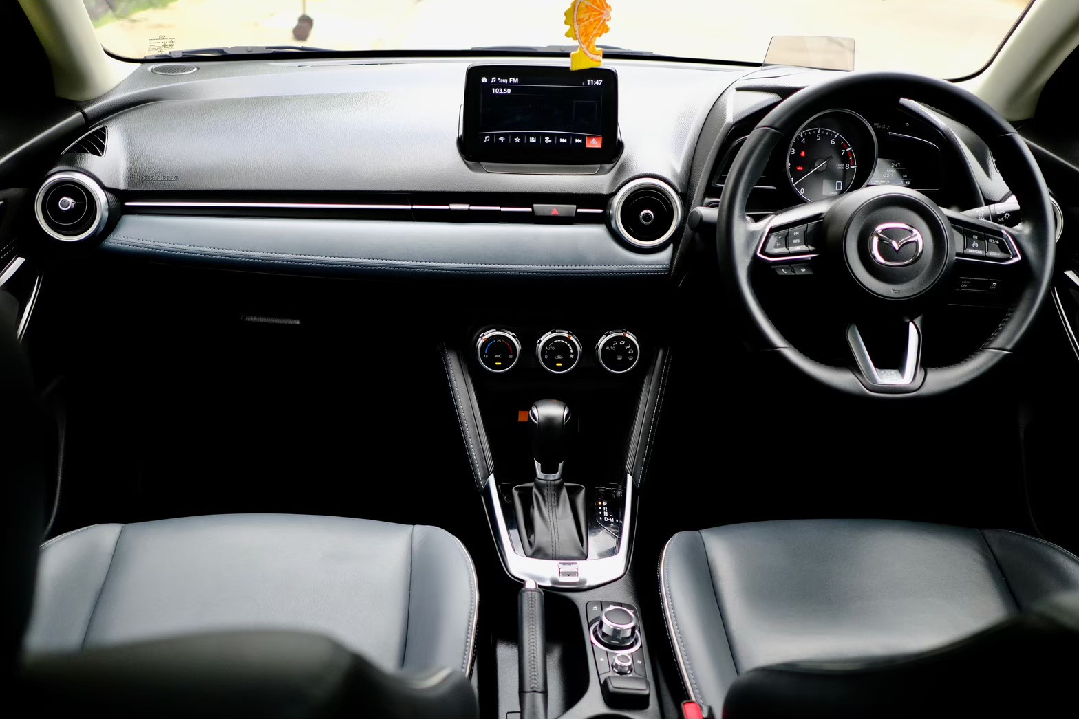 Mazda 2 1.3 S leather เครื่องยนต์: เบนซิน เกียร์: ออโต้ ปี: 2020 สี: เทา ไมล์ 15,xxx Km. (รูปที่ 12)