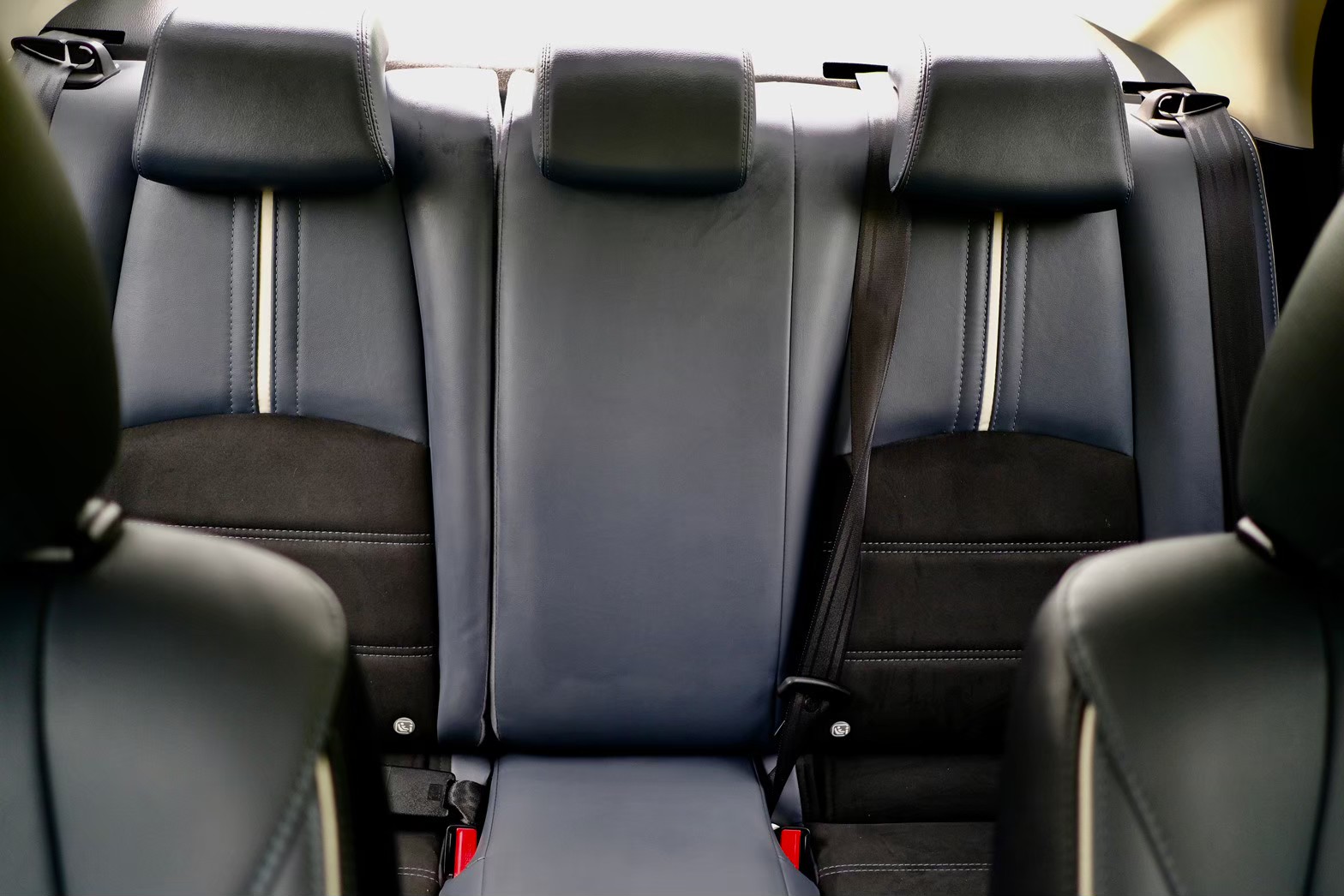 Mazda 2 1.3 S leather เครื่องยนต์: เบนซิน เกียร์: ออโต้ ปี: 2020 สี: เทา ไมล์ 15,xxx Km. (รูปที่ 15)