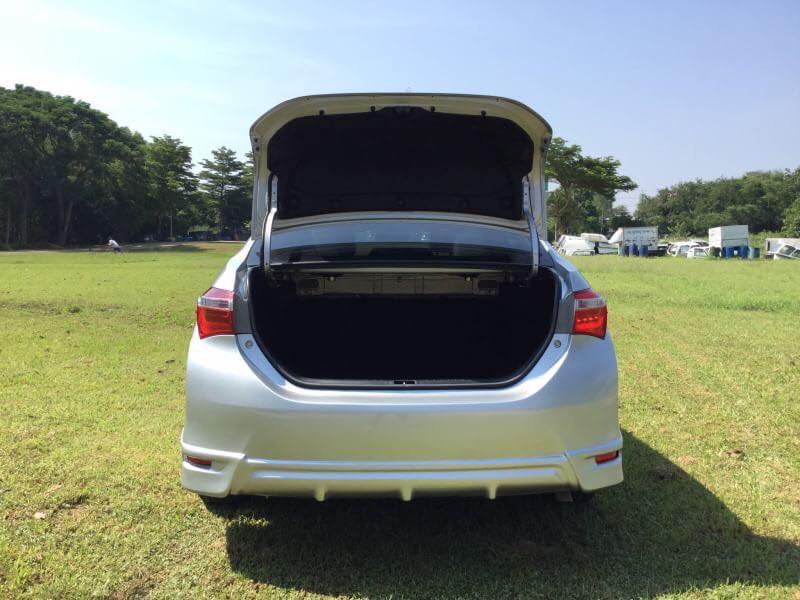 Toyota Corolla Altis โฉม 14-16 ปี 2014 สีเทา (รูปที่ 4)