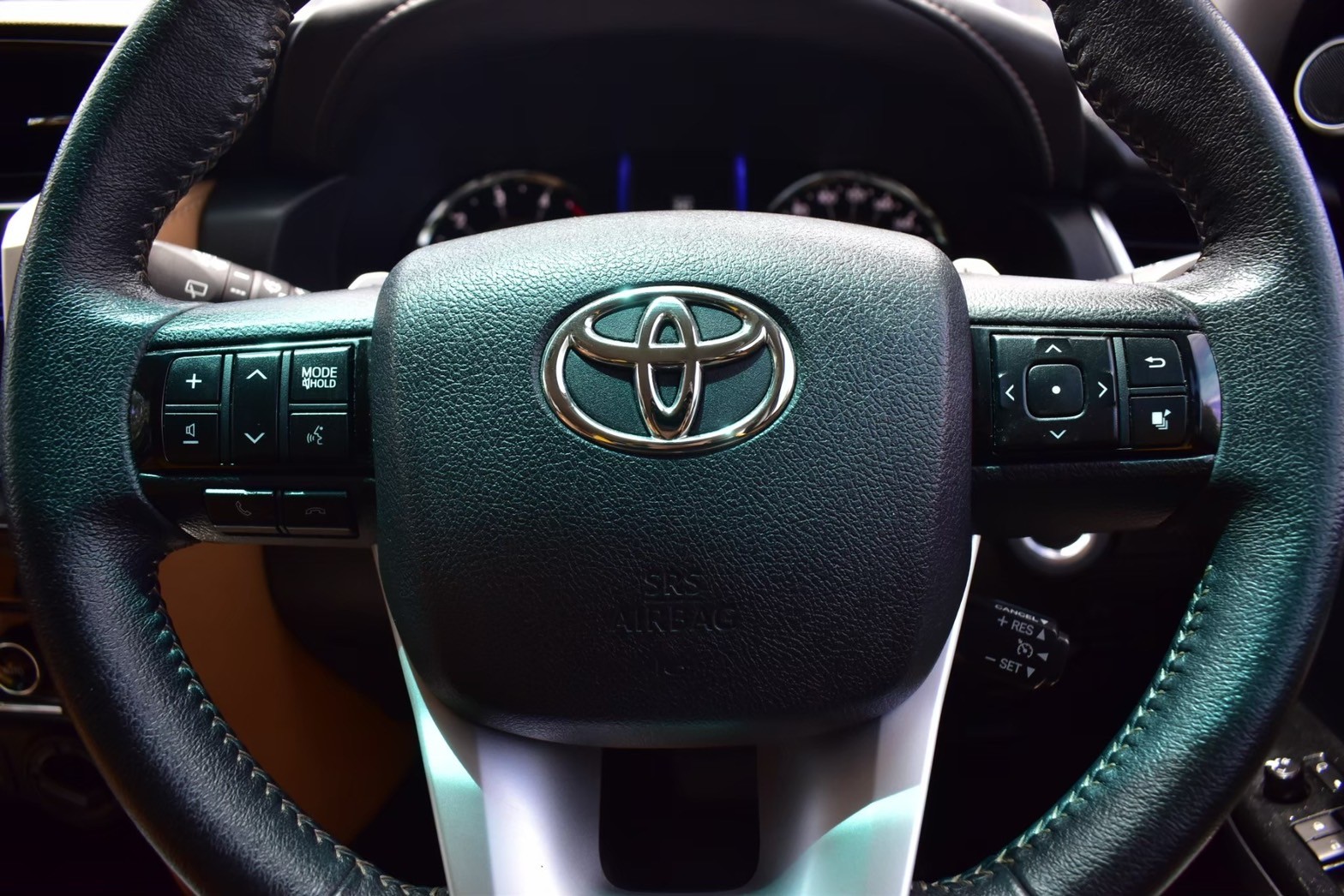 Toyota Fortuner 2.8 v Sigma4 4WD เครื่องยนต์: ดีเซล เกียร์: ออโต้ ปี: 2017 สี:ขาว ไมล์: 16x,xxx กม.☑️ (รูปที่ 18)