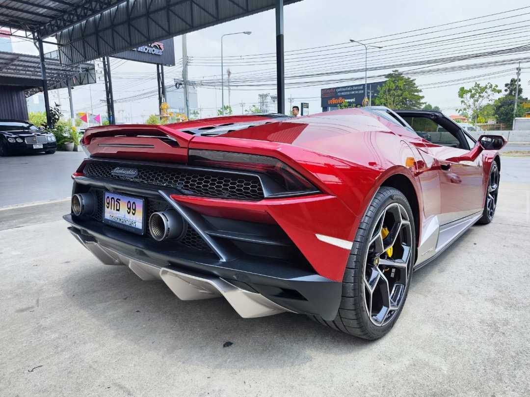 2022 Lamborghini Huracan Evo Spyder สีแดง (รูปที่ 14)
