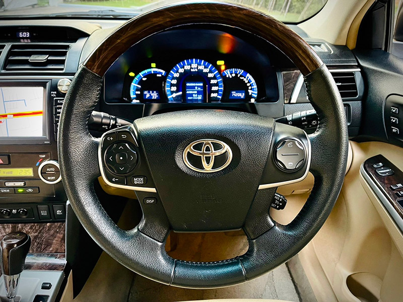 Toyota Camry 2.5 HV Premium Navi TOP ไมล์น้อยสุดในตลาด สวยสุดแน่นอนคะ (รูปที่ 26)