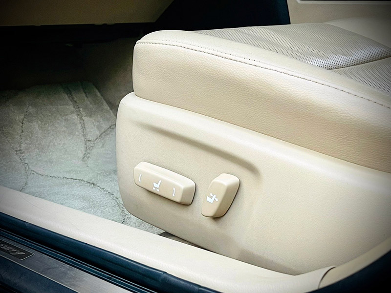 Toyota Camry 2.5 HV Premium Navi TOP ไมล์น้อยสุดในตลาด สวยสุดแน่นอนคะ (รูปที่ 38)