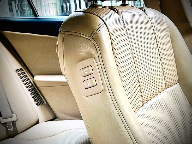 Toyota Camry 2.5 HV Premium Navi TOP ไมล์น้อยสุดในตลาด สวยสุดแน่นอนคะ (รูปที่ 37)