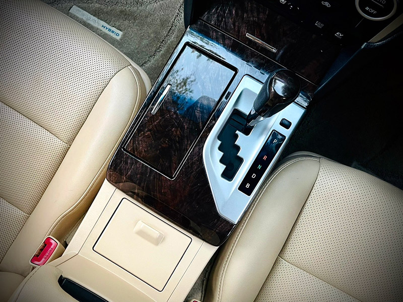 Toyota Camry 2.5 HV Premium Navi TOP ไมล์น้อยสุดในตลาด สวยสุดแน่นอนคะ (รูปที่ 31)