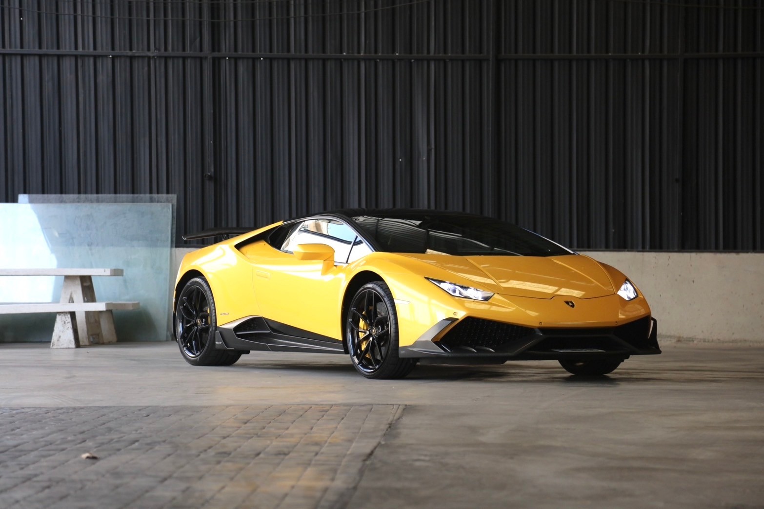 2015 Lamborghini Huracan EVO สีเหลือง (รูปที่ 2)