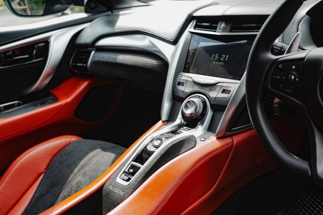 2018 Honda NSX สีเทา (รูปที่ 9)