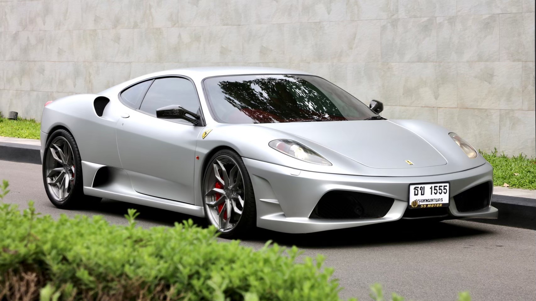 2007 Ferrari F430 สีเงิน