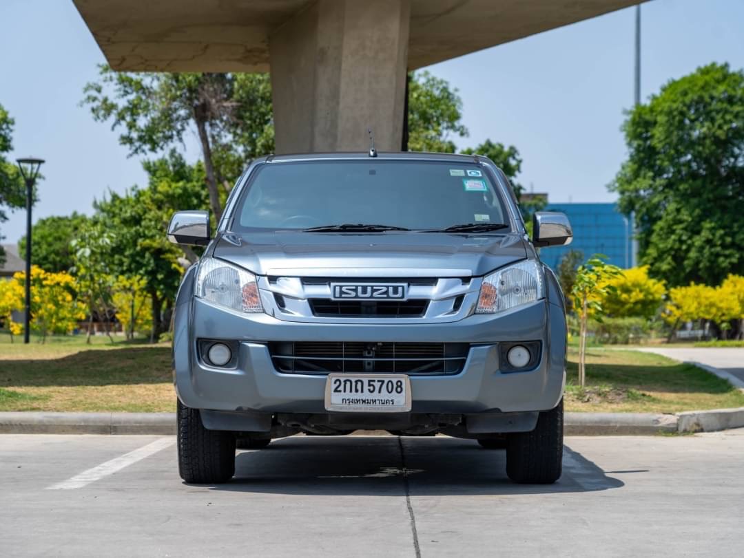 2013 Isuzu D-Max Cab4 สีเทา (รูปที่ 2)