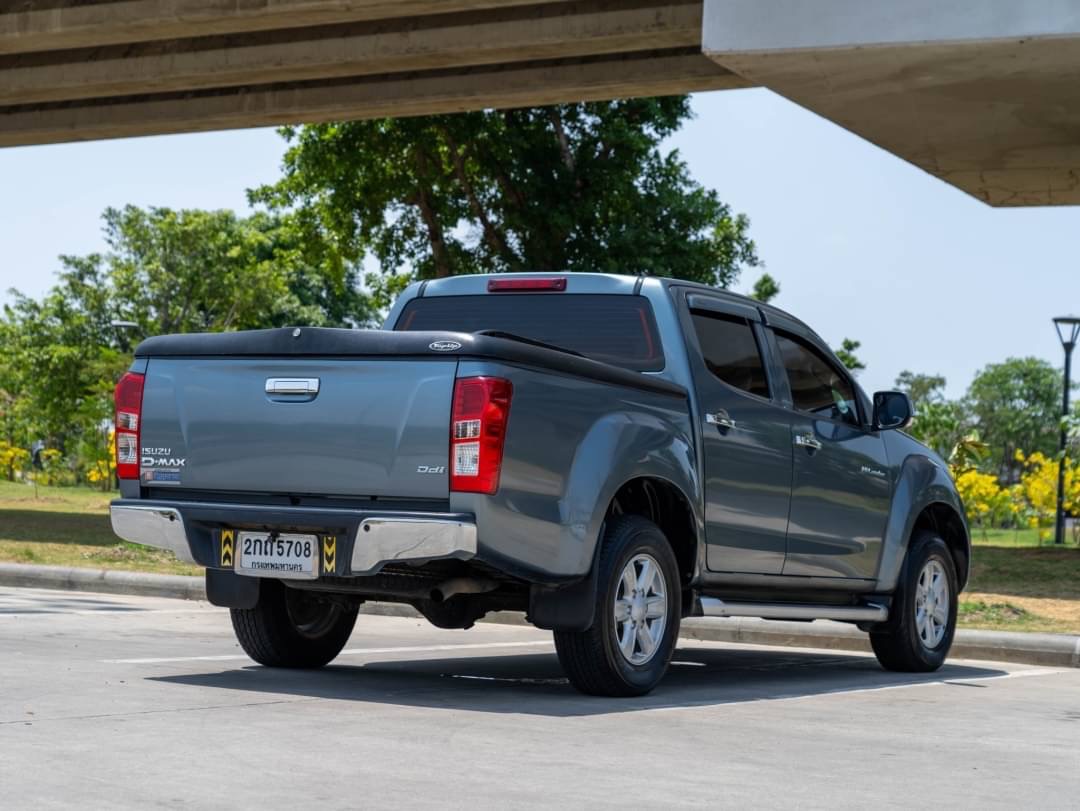 2013 Isuzu D-Max Cab4 สีเทา (รูปที่ 3)