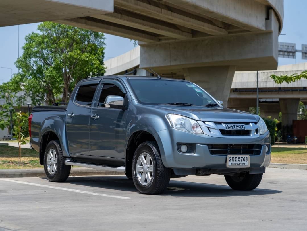 2013 Isuzu D-Max Cab4 สีเทา (รูปที่ 5)