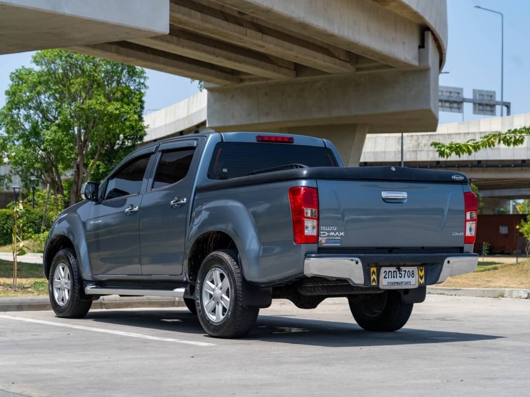 2013 Isuzu D-Max Cab4 สีเทา (รูปที่ 6)