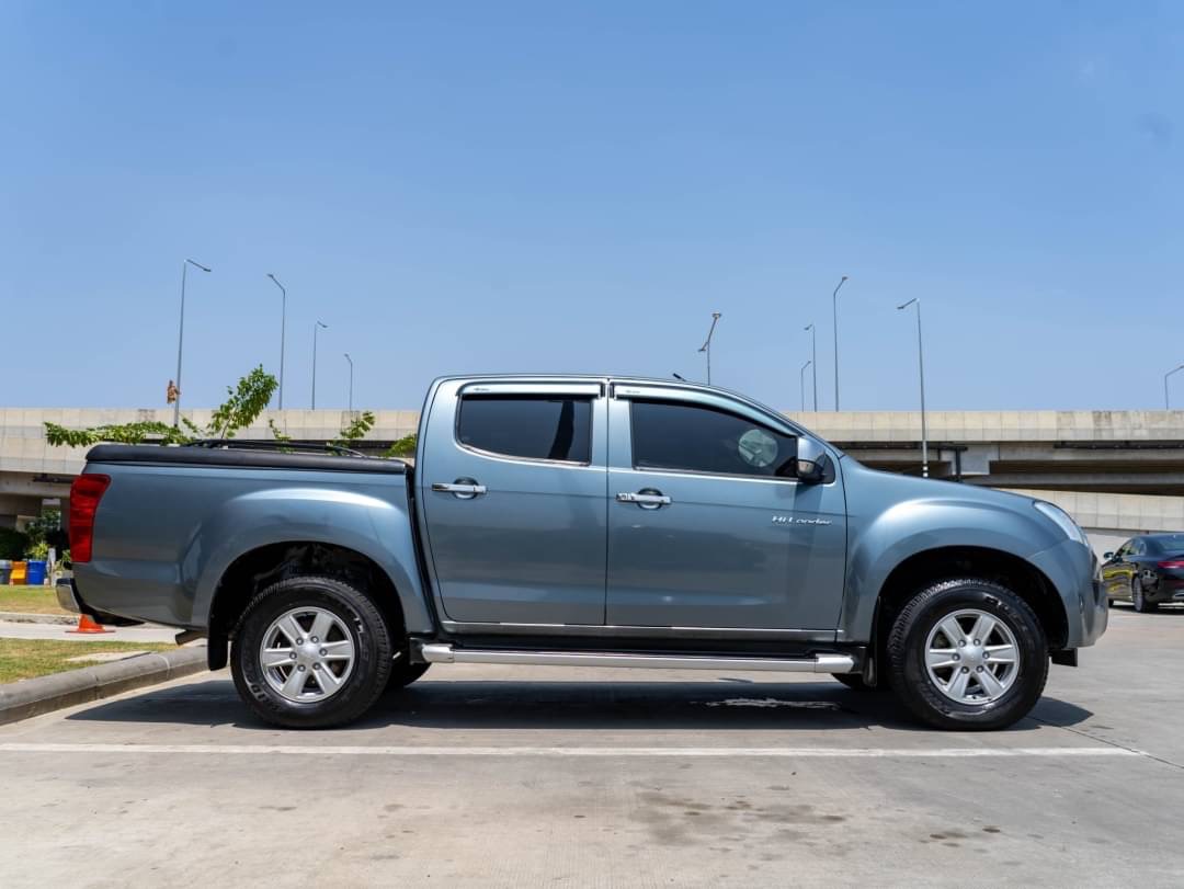 2013 Isuzu D-Max Cab4 สีเทา (รูปที่ 7)
