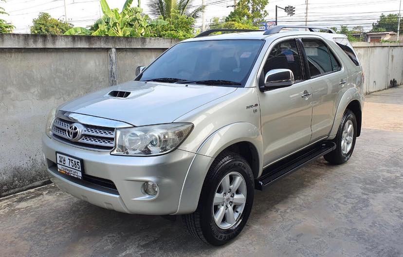 Toyota Fortuner GEN 1 ไมเนอร์เชนจ์ 1 ปี 2009 สีดำ