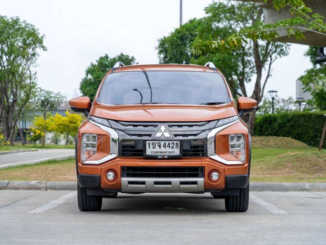 2020 Mitsubishi Xpander สีน้ำตาล (รูปที่ 4)