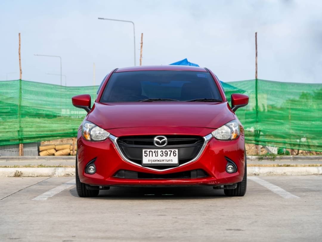 2016 Mazda 2 Sedan (4 ประตู) สีแดง (รูปที่ 3)
