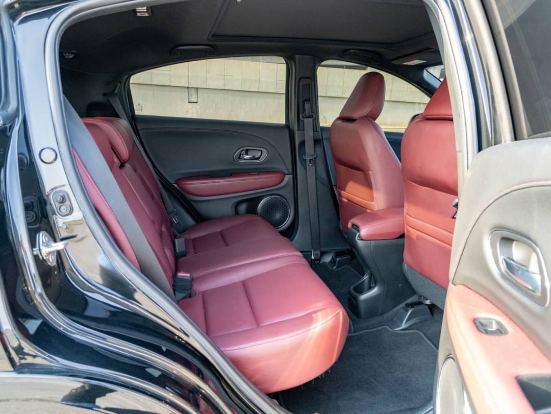 2021 Honda HR-V สีดำ (รูปที่ 11)
