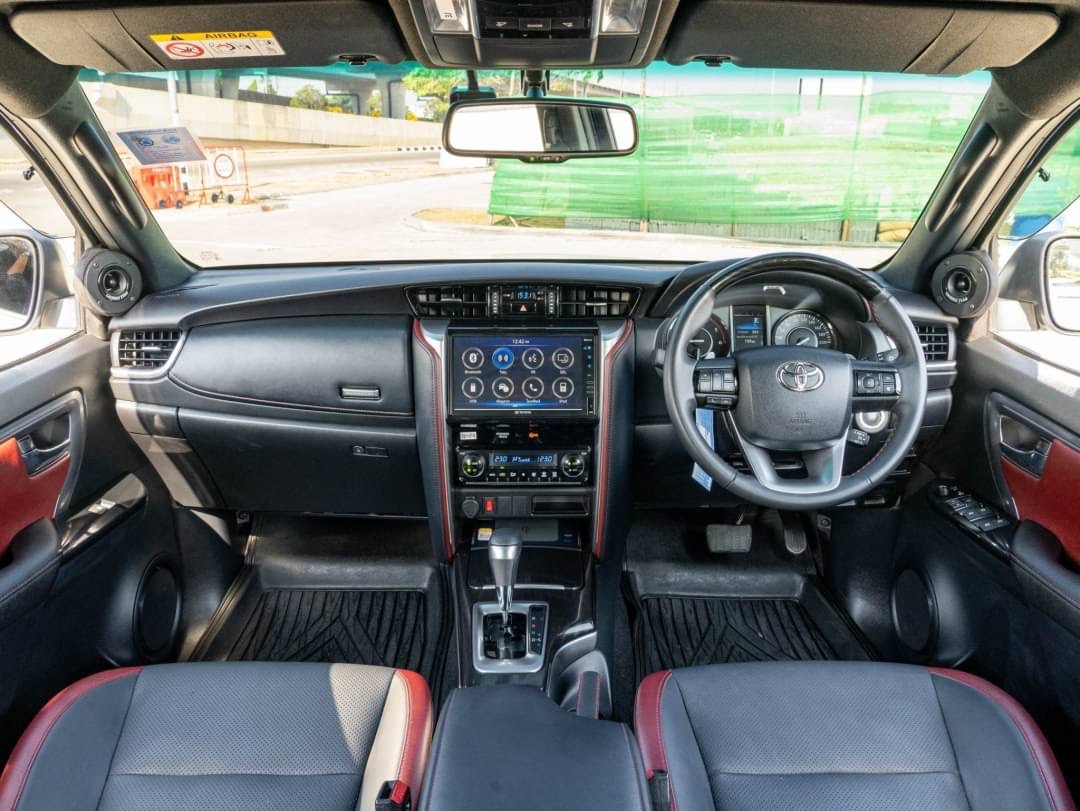 2023 Toyota Fortuner สีขาว (รูปที่ 18)