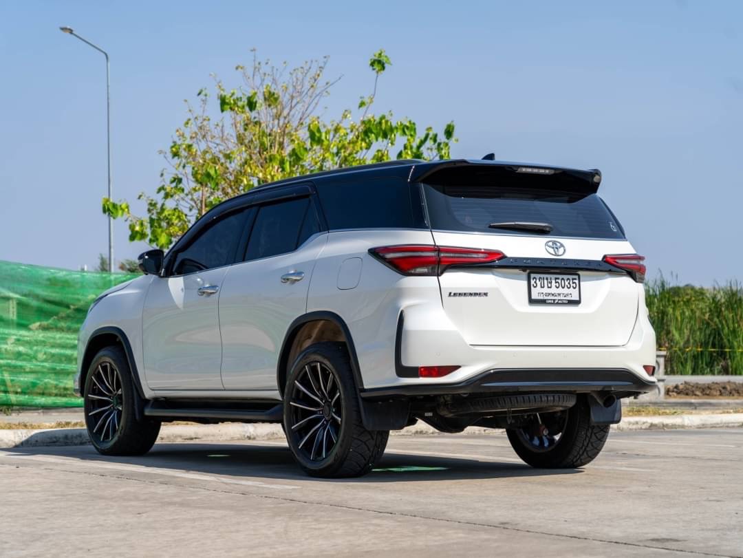 2023 Toyota Fortuner สีขาว (รูปที่ 11)