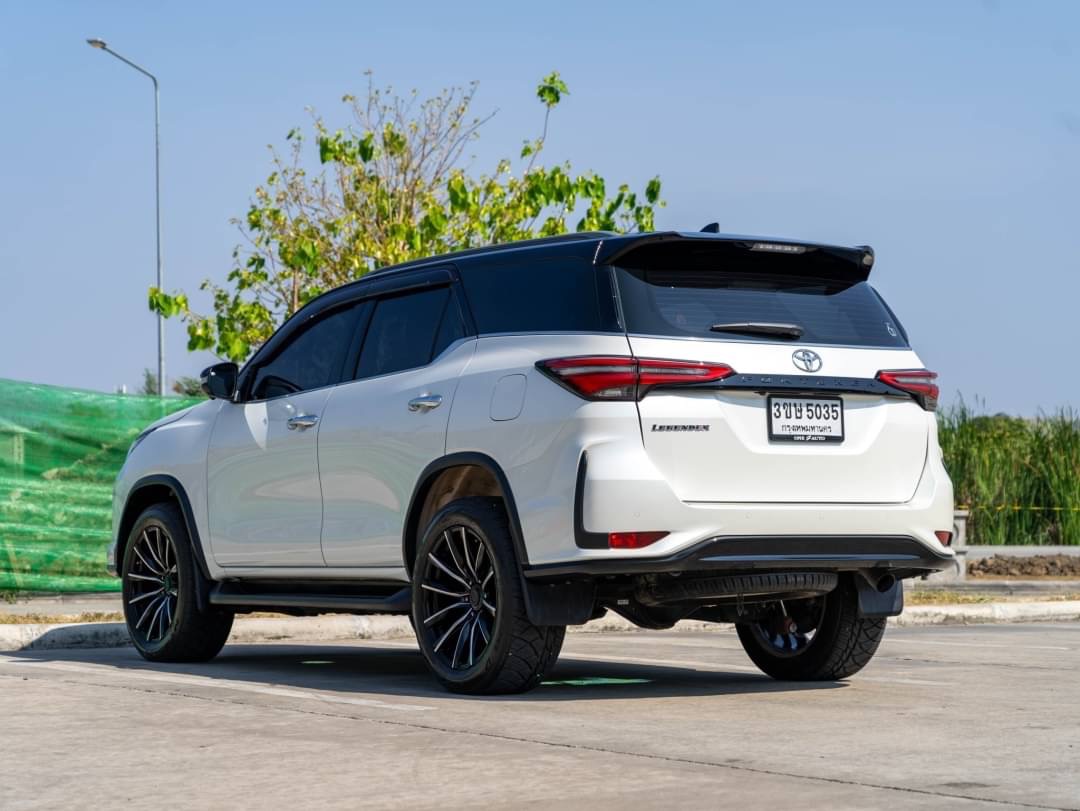 2023 Toyota Fortuner สีขาว