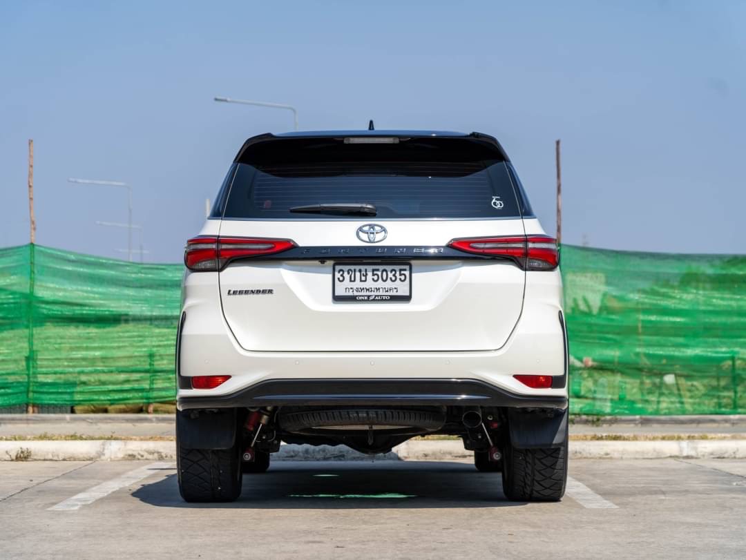 2023 Toyota Fortuner สีขาว