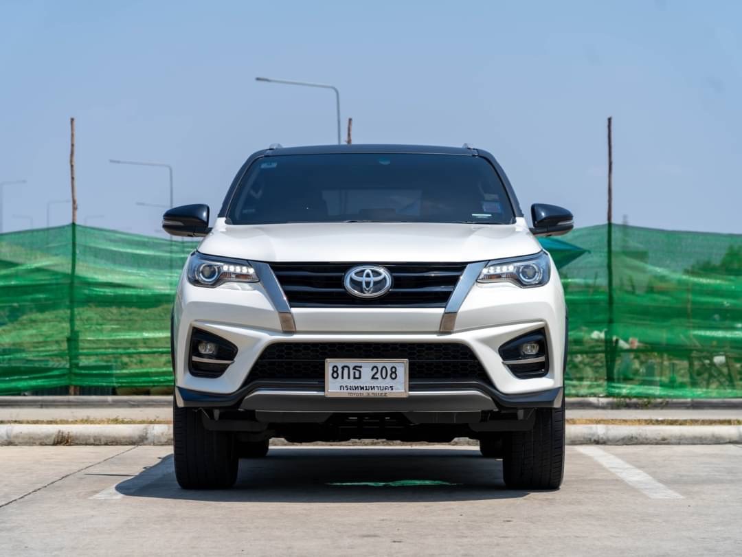 2019 Toyota Fortuner สีขาว