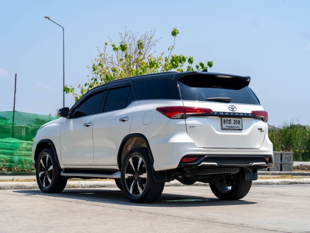 2019 Toyota Fortuner สีขาว