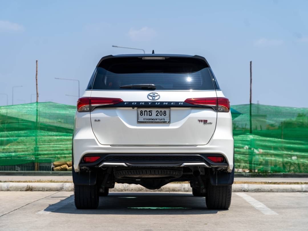 2019 Toyota Fortuner สีขาว