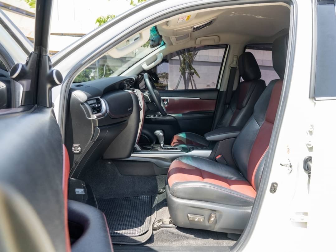 2019 Toyota Fortuner สีขาว