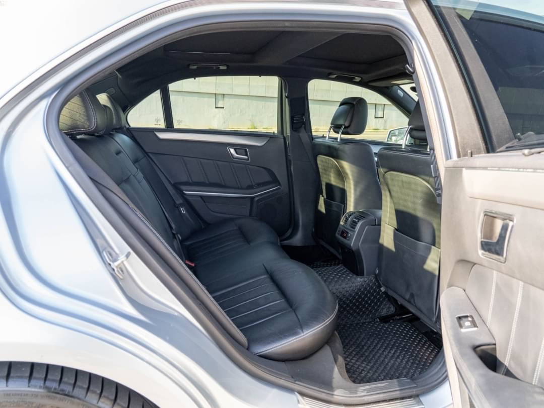 2015 Mercedes-Benz E-Class W213 E300e สีฟ้า (รูปที่ 12)