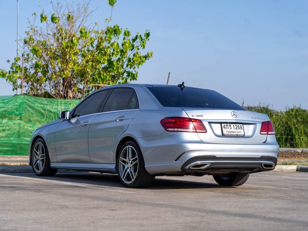 2015 Mercedes-Benz E-Class W213 E300e สีฟ้า (รูปที่ 6)