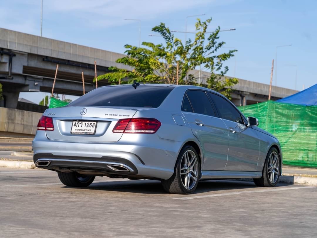 2015 Mercedes-Benz E-Class W213 E300e สีฟ้า (รูปที่ 3)