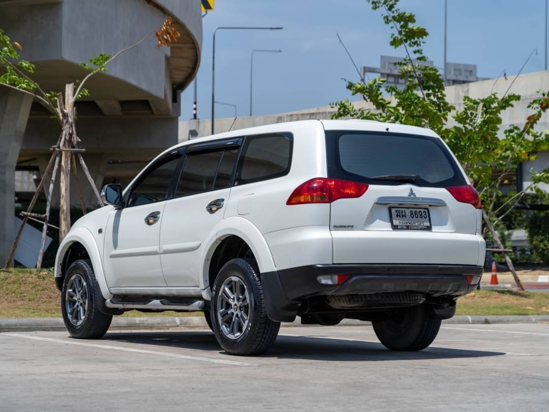 2012 Mitsubishi Pajero Sport สีขาว