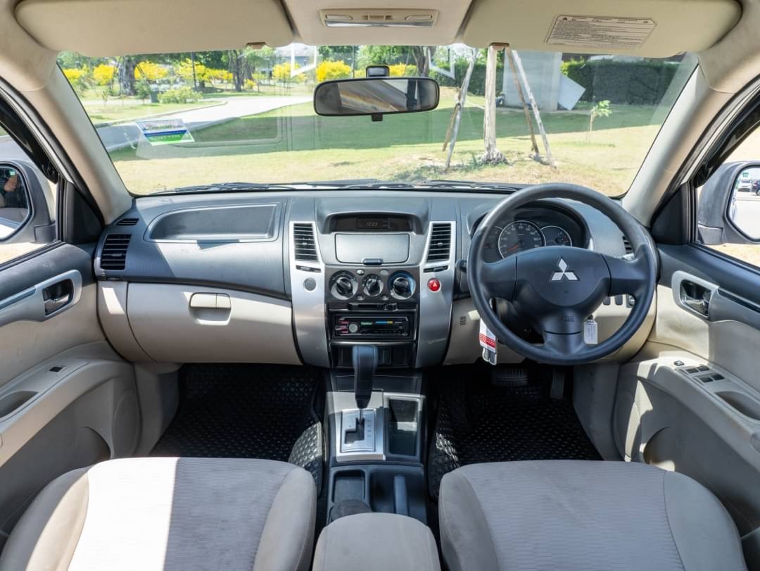 2012 Mitsubishi Pajero Sport สีขาว (รูปที่ 11)