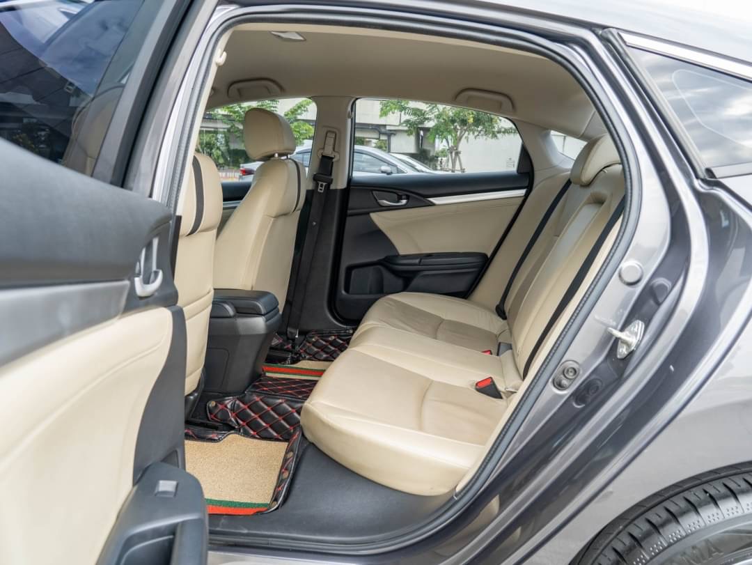 2020 Honda Civic Sedan สีเทา (รูปที่ 12)