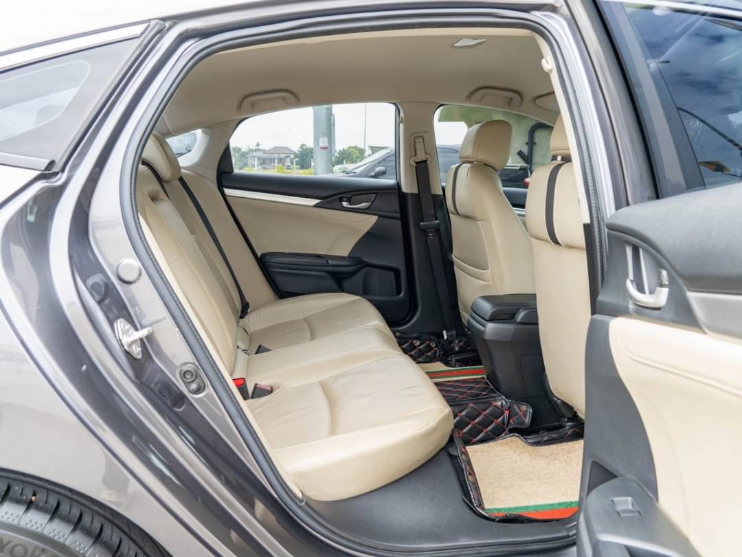 2020 Honda Civic Sedan สีเทา (รูปที่ 11)